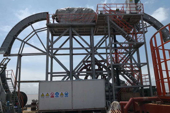 公司安排机务人员到盐城锚地登轮检查“今海龙”使用情况