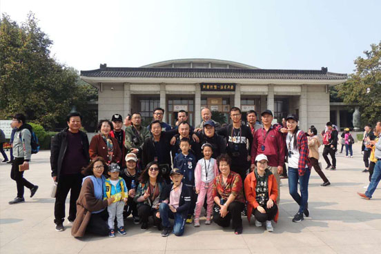 分两批次组织员工和家属到西安旅游
